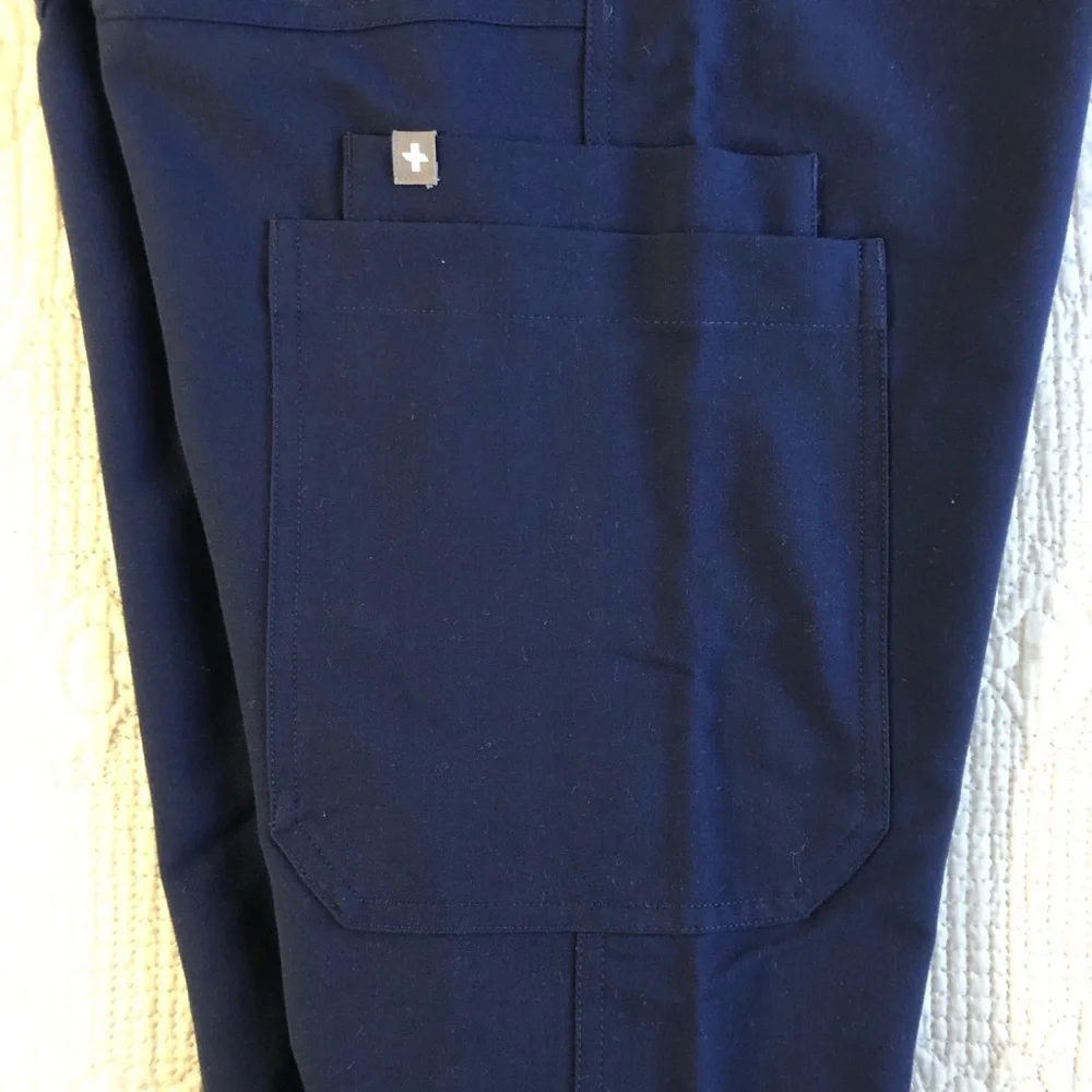 FIGS NWT Men's Navy Cairo Cargo Straight Leg Scrub Pants Size Medium